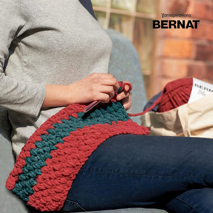 Super Bulky Polyester Yarn, 2-Pack of 300g Each, Ideal for Knitting and Crochet Projects